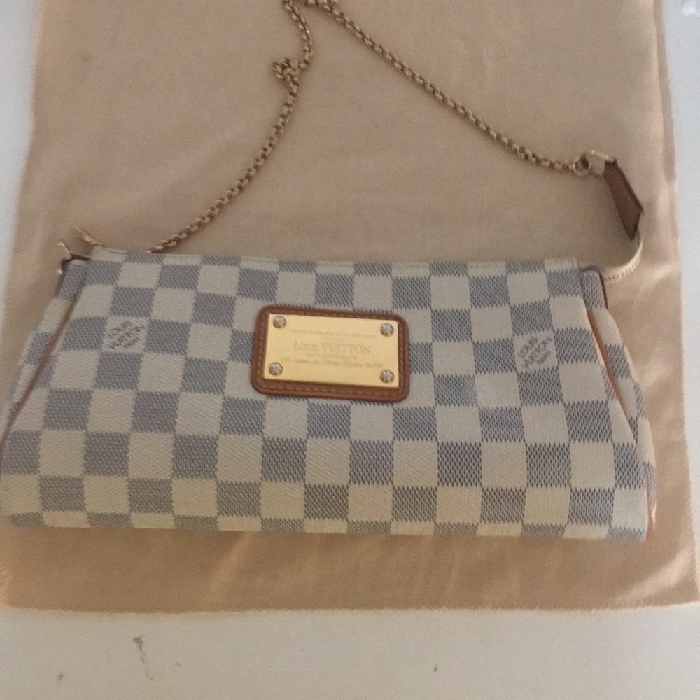 Louis Vuitton Eva clutch